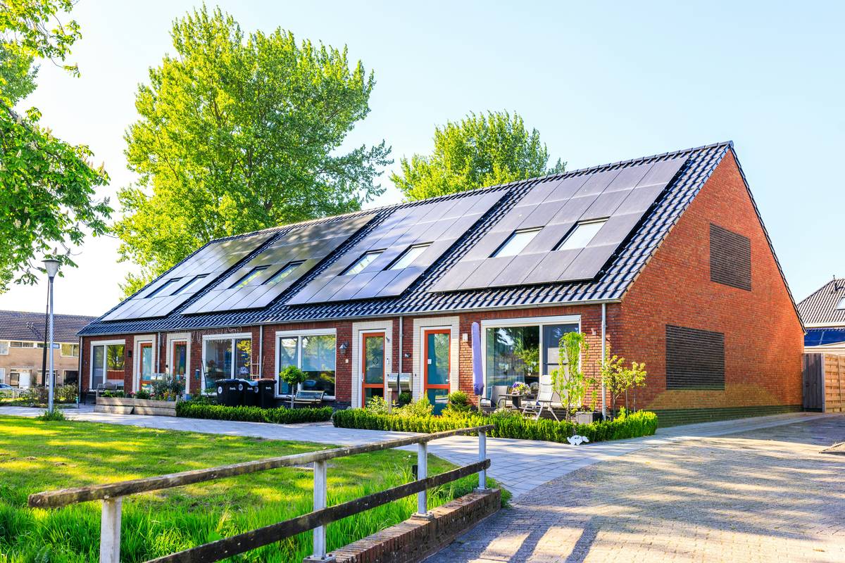 What Is String Inverter: 7 Essential Truths Every Homeowner Must Know to Avoid Costly Mistakes